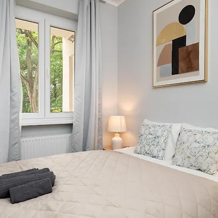 Apartamento Lovely Quiet Near Heroes Square By Cavaland
