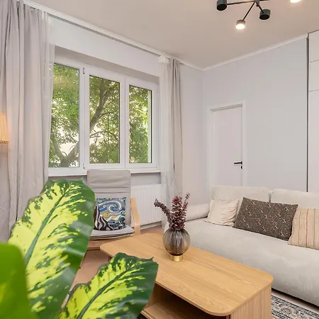 Apartamento Lovely Quiet Near Heroes Square By Cavaland