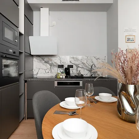 Lovely Quiet Near Heroes Square By Cavaland Apartamento *