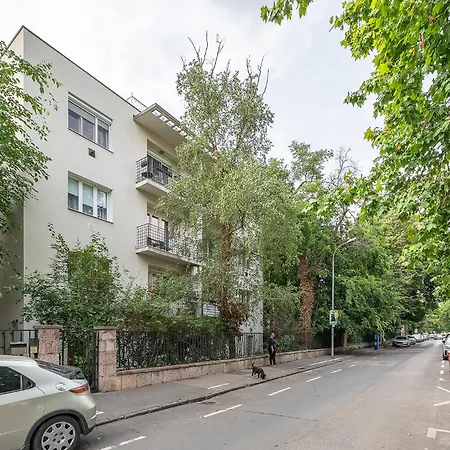 Lovely Quiet Near Heroes Square By Cavaland Apartamento Budapeste