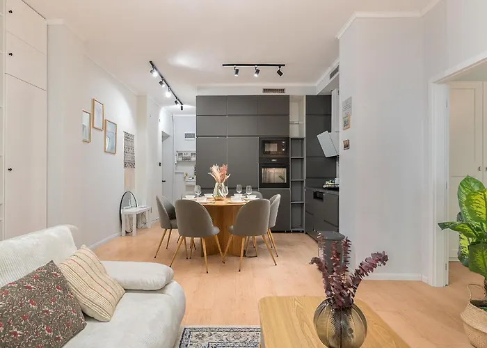 Apartment Lovely Quiet Near Heroes Square By Cavaland