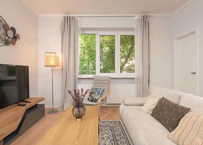 Lovely Quiet Near Heroes Square By Cavaland Apartment