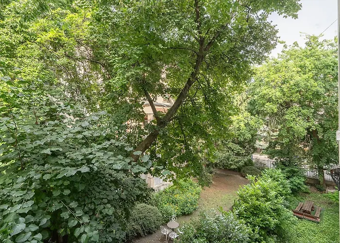 Apartment Lovely Quiet Near Heroes Square By Cavaland *