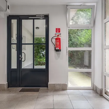 Apartment Lovely Quiet Near Heroes Square By Cavaland