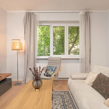 Lovely Quiet Near Heroes Square By Cavaland Apartment