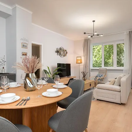 Apartment Lovely Quiet Near Heroes Square By Cavaland *