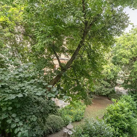 Apartment Lovely Quiet Near Heroes Square By Cavaland *
