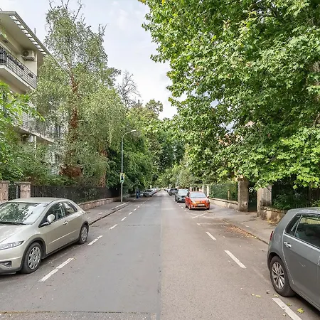 Lovely Quiet Near Heroes Square By Cavaland Apartment